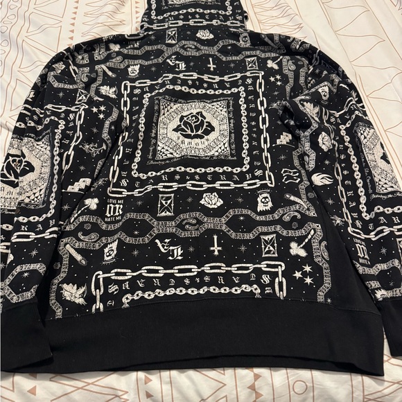 Famous Stars And Straps Hoodie Men’s Size L (Stain On Cuff Pictured) - Picture 7 of 10